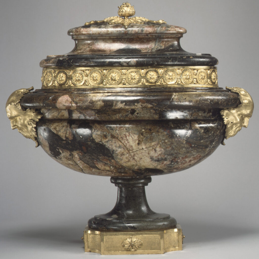 Vases Époque Louis XVI