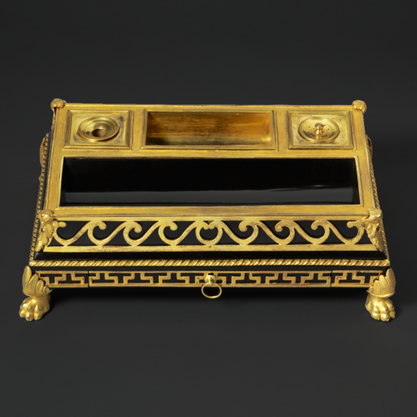 Charles V – MET
Cette huile sur bois représente Charles V, Saint empereur romain, dit aussi « le Sage ». Il est né en 1383 à Vincennes et meurt au château de Beauté en 1380. Il est couronné roi de France en 1354 et règnera jusqu’en 1380. 
Il est notamment connu pour avoir fondé l’ancêtre de la Bibliothèque nationale de France : la première librairie royale. 