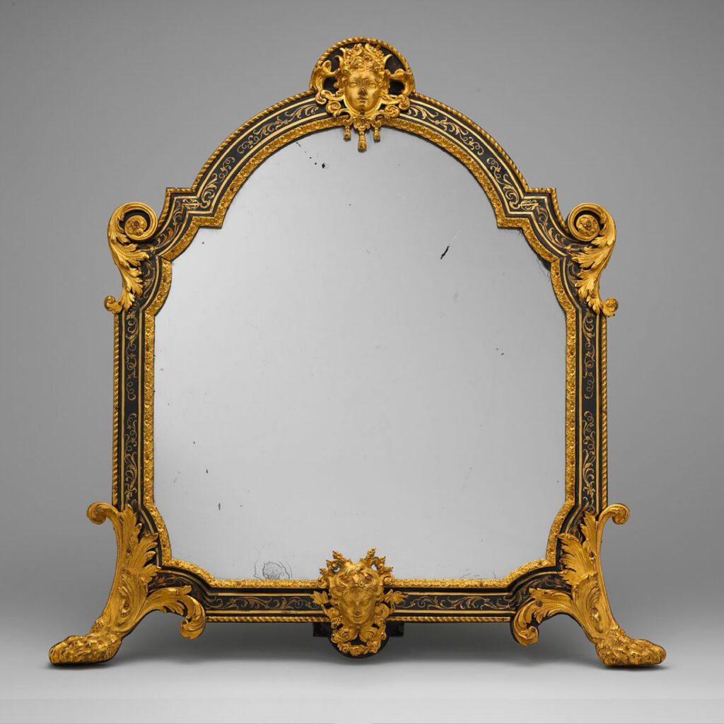 Miroir de table – Époque Louis XIV Miroir de table en marqueterie de Boulle, orné de bronzes ciselés et dorés.