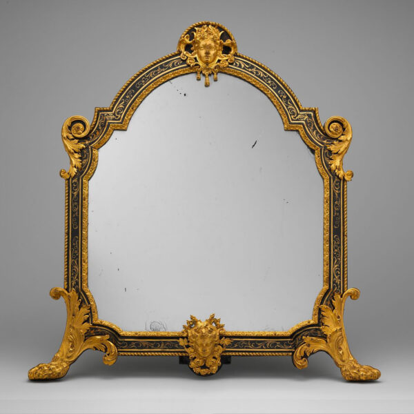 Miroir de table – Époque Louis XIV

Miroir de table en marqueterie de Boulle, orné de bronzes ciselés et dorés.