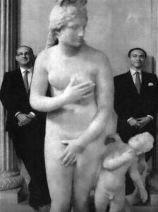 Olivier et Laurent Kraemer photographiés au Louvre par Karl Lagerfeld.
