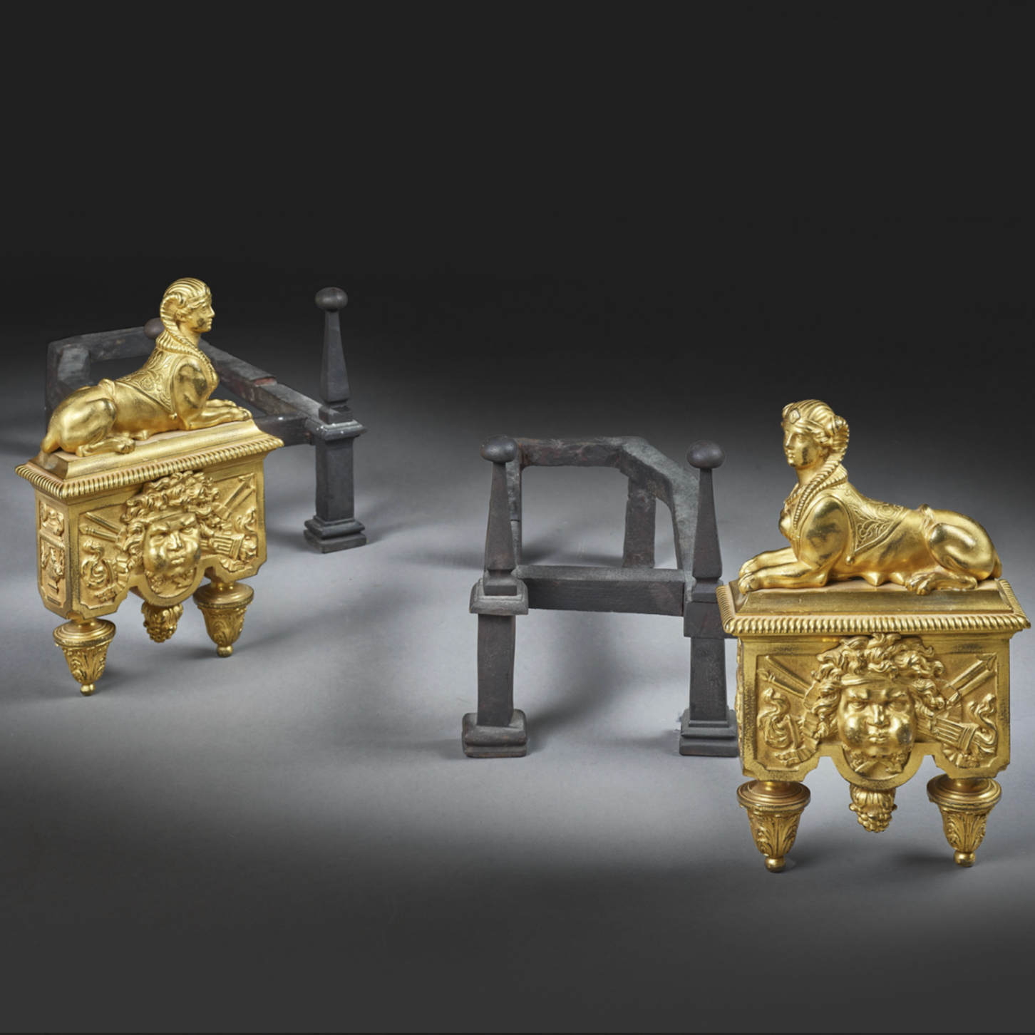 Paire de chenets en bronze ciselé et doré Epoque Louis XIV 18e siècle